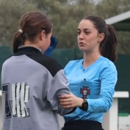 Árbitra protagoniza momento de Fair-Play