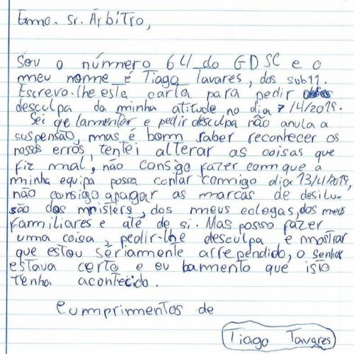Jogador expulso escreve ao árbitro a pedir desculpa